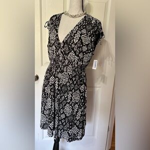 Old Navy Mini Dress Smocked Waist Sheer Fabric Lined Large Black & White NWT